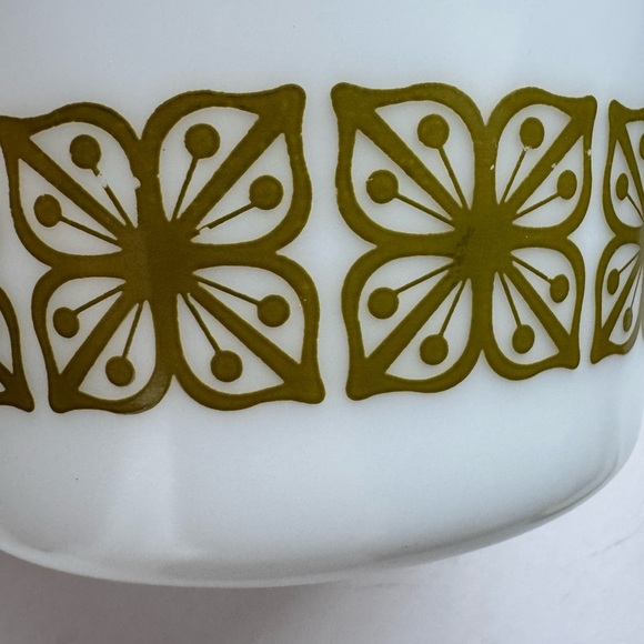 Vintage Pyrex 6” Baking Dish - Picture 2 of 4